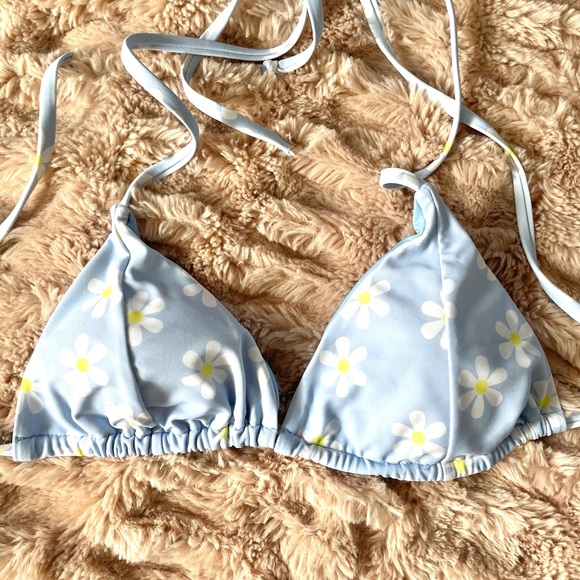 **SOLD** Princess Polly Swimsuit - Picture 4 of 6